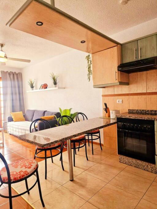 Comfortable Centrally Located Apartment Playa Feñabe 外观 照片